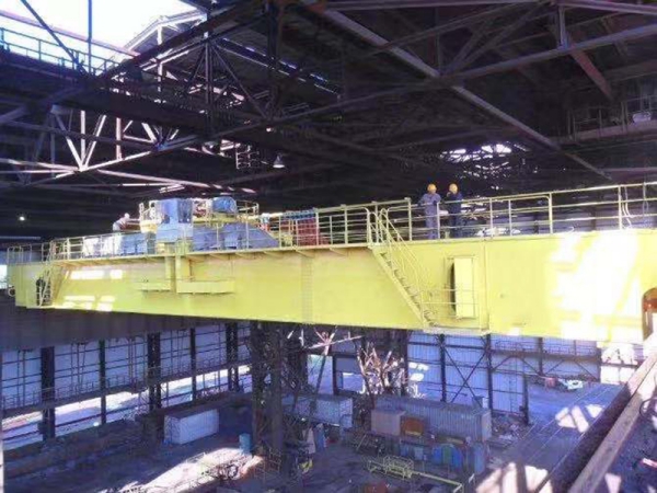 Puente grúa electromagnética